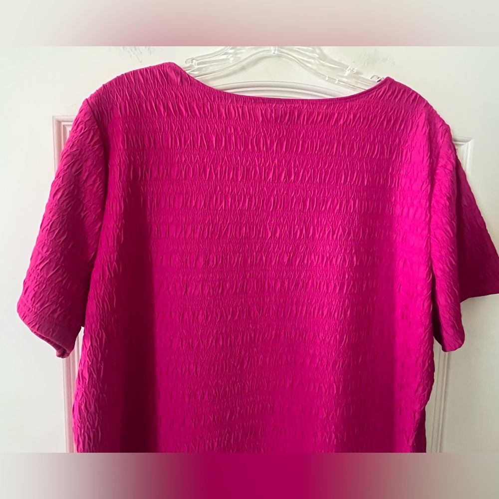East 5th Fuchsia Textured Short Sleeve Blouse Women’s Size XLarge - Picture 3 of 13